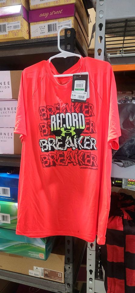 Boys 8-20 Under Armour Record Breaker Tech Tee, Boy's, Size: Large, Brt Red (small hole on bottom front)
