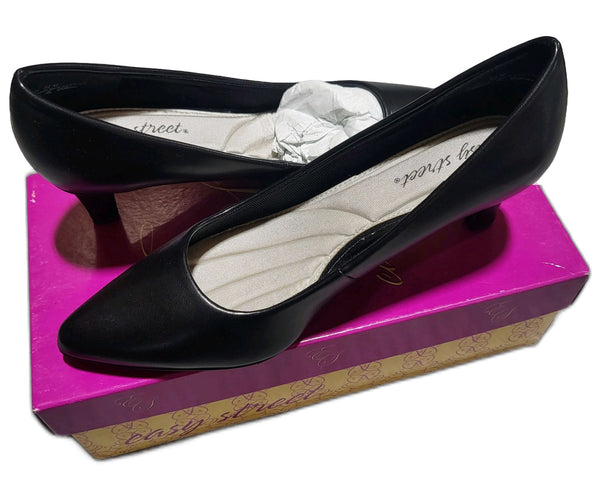 Easy Street Pointe Black Faux Leather Womens Heels Size 9.5M